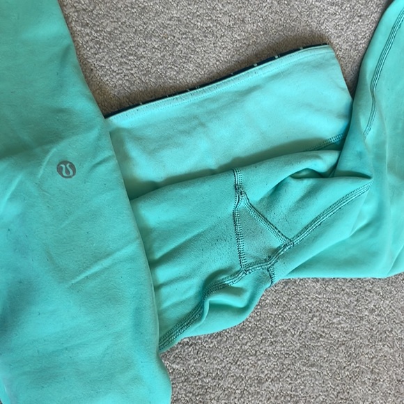 Lululemon reversible yoga pants - Picture 8 of 9